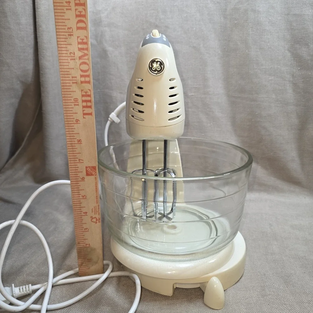 Retro Beige GE Hand/Stand Mixer & Glass Bowl  And Beaters Vintage